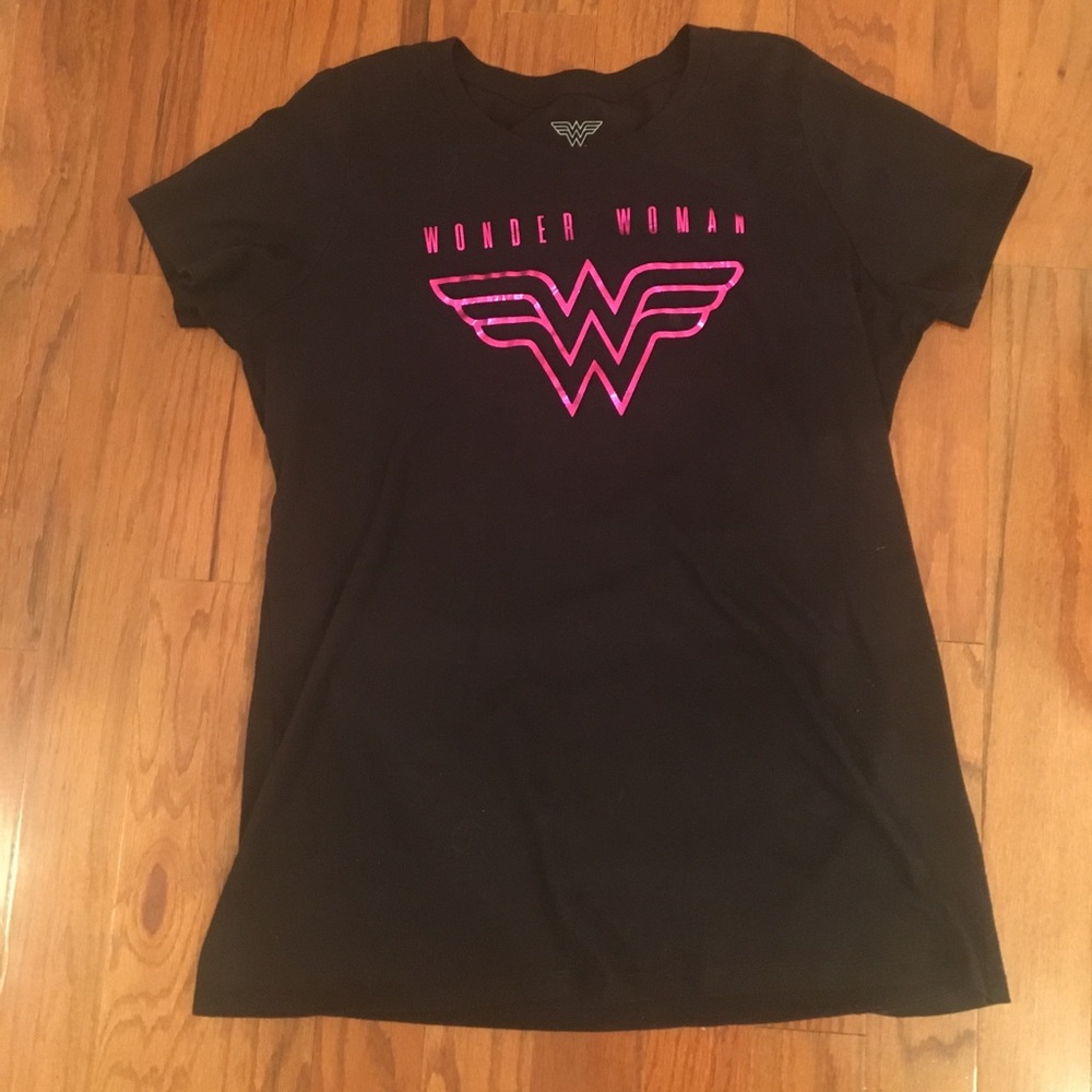 Women’s Wonder Woman Torrid size 1 T-shirt